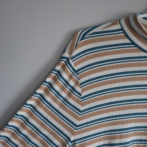 St. John's Bay Women's Sz XL Tan Striped Tie Front Mock Neck Ribbed Pullover Top - Picture 3 of 9